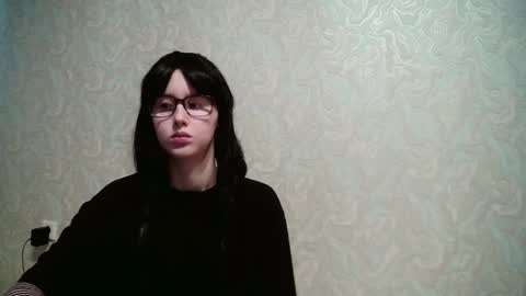 Amomira online show from September 19, 2025, 9:11 am