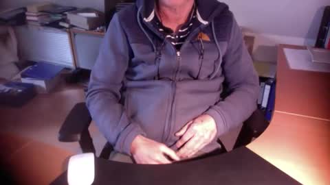 Amor2200 online show from October 29, 2025, 8:49 am