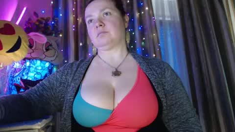 amorelara online show from May 13, 2026, 2:03 pm