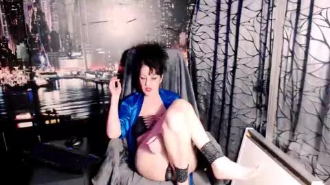 Snapshot of amour_sweet chatting on December 18, 2025, 11:00 pm Sarah online show from December 18, 2025, 11:00 pm