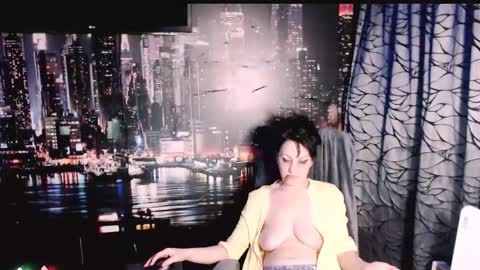 Snapshot of amour_sweet chatting on January 12, 2026, 5:40 pm Sarah online show from January 12, 2026, 5:40 pm