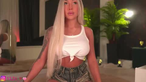 Snapshot of amunajaxson chatting on December 19, 2025, 11:12 pm ------------- online show from December 19, 2025, 11:12 pm