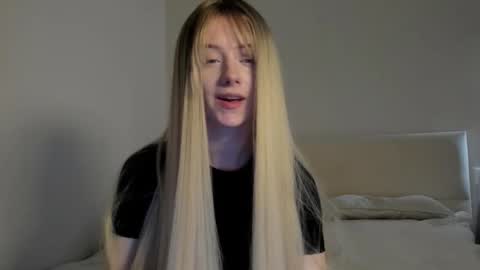 Snapshot of amy1_1 chatting on October 12, 2025, 7:35 pm amy1_1 online show from October 12, 2025, 7:35 pm