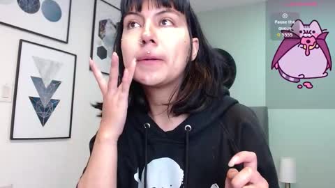 Amy 3 online show from November 11, 2025, 4:23 am