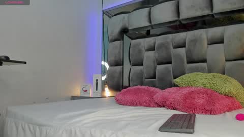 Snapshot of amy_bubble chatting on January 21, 2025, 5:30 pm Bel online show from January 21, 2025, 5:30 pm