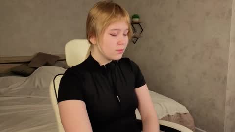 Amy online show from November 14, 2025, 11:57 pm