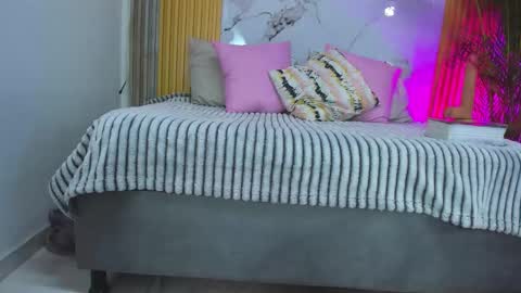 Snapshot of amy_rose01 chatting on February 1, 2026, 5:39 am Amy online show from February 1, 2026, 5:39 am