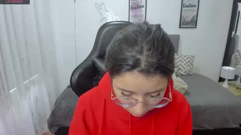 Snapshot of amy_sophiaa chatting on November 7, 2025, 12:38 pm Amy sophia 3 online show from November 7, 2025, 12:38 pm