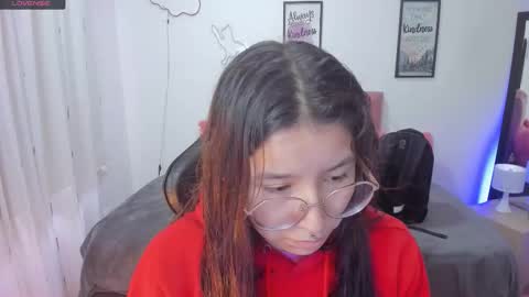 Snapshot of amy_sophiaa chatting on November 8, 2025, 12:38 pm Amy sophia 3 online show from November 8, 2025, 12:38 pm