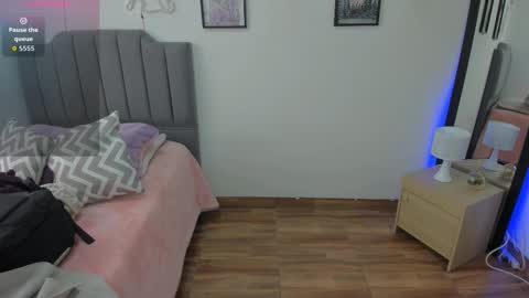 Snapshot of amy_sophiaa chatting on November 17, 2025, 1:28 pm Amy sophia 3 online show from November 17, 2025, 1:28 pm