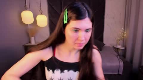 Amy online show from November 5, 2025, 5:13 pm