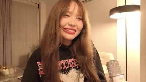 Snapshot of amyalwayshere chatting on December 22, 2025, 5:32 pm girl next door named Amy online show from December 22, 2025, 5:32 pm