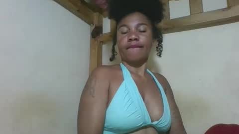 Snapshot of amyatche chatting on May 19, 2026, 2:18 am Amyatche online show from May 19, 2026, 2:18 am