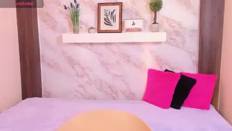 Snapshot of amybarton chatting on December 18, 2025, 5:30 pm My name is AMY... Nice to meet you thumb up me please its important online show from December 18, 2025, 5:30 pm