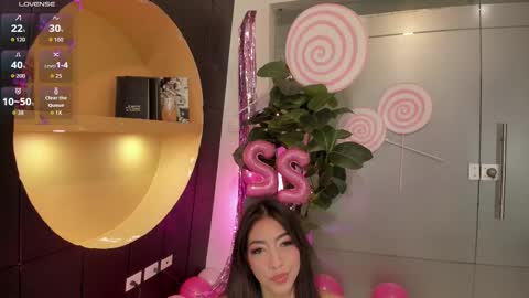 Snapshot of amyblackwood chatting on October 10, 2025, 9:03 pm Amy online show from October 10, 2025, 9:03 pm