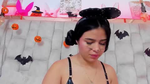 Amy Cortes online show from October 31, 2025, 7:26 pm