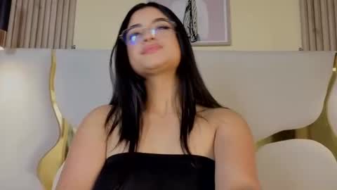 Snapshot of amyjoness__ chatting on July 1, 2026, 12:18 pm Amy online show from July 1, 2026, 12:18 pm