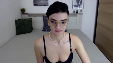 Snapshot of amylexy chatting on December 6, 2024, 12:05 pm Hi there guys  My pleasure in your hands  pvt is open online show from December 6, 2024, 12:05 pm