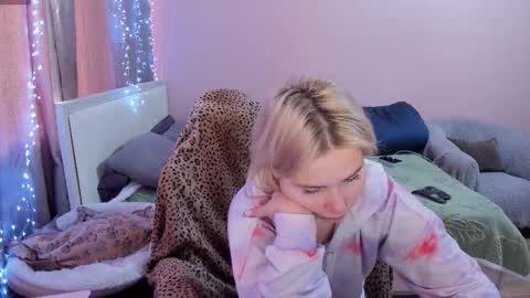 Snapshot of amymilson chatting on February 11, 2026, 11:04 am amymilson online show from February 11, 2026, 11:04 am