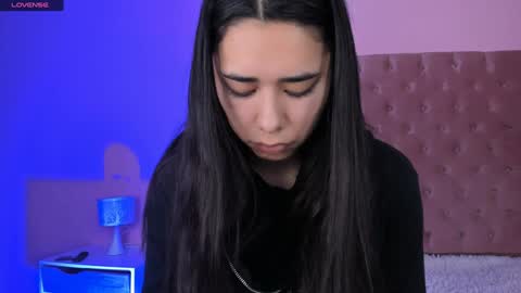 Snapshot of amyolimpo chatting on January 27, 2025, 8:40 am Amy ... Nice to meet u thumb up me please its important online show from January 27, 2025, 8:40 am