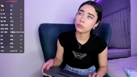 Snapshot of amyolimpo chatting on January 30, 2025, 4:37 am Amy ... Nice to meet u thumb up me please its important online show from January 30, 2025, 4:37 am