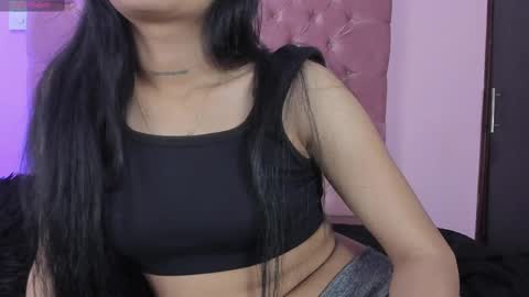 Snapshot of amyolimpo chatting on February 27, 2025, 8:09 pm Amy ... Nice to meet u thumb up me please its important online show from February 27, 2025, 8:09 pm