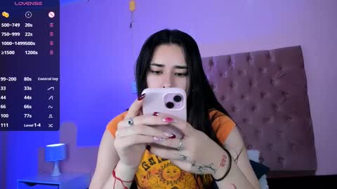 Snapshot of amyolimpo chatting on March 3, 2025, 4:58 am Amy ... Nice to meet u thumb up me please its important online show from March 3, 2025, 4:58 am
