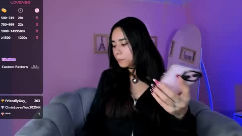Snapshot of amyolimpo chatting on March 5, 2025, 4:45 am Amy ... Nice to meet u thumb up me please its important online show from March 5, 2025, 4:45 am