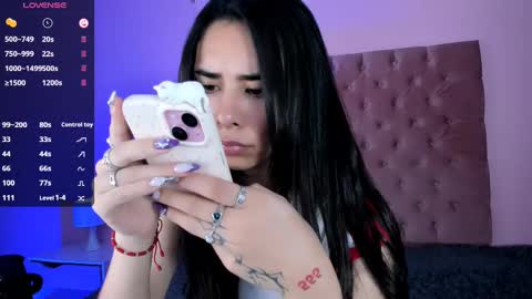Snapshot of amyolimpo chatting on March 11, 2025, 4:21 am Amy ... Nice to meet u thumb up me please its important online show from March 11, 2025, 4:21 am