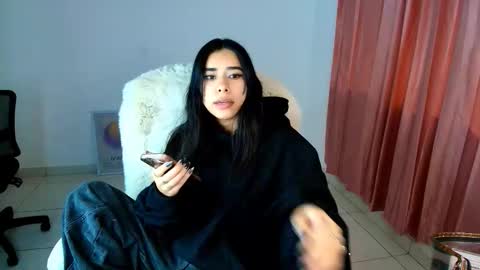 Snapshot of amyolimpo chatting on January 13, 2026, 6:40 am Amy ... Nice to meet u thumb up me please its important online show from January 13, 2026, 6:40 am