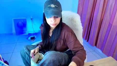 Snapshot of amyolimpo chatting on February 3, 2026, 8:08 am Amy ... Nice to meet u thumb up me please its important online show from February 3, 2026, 8:08 am