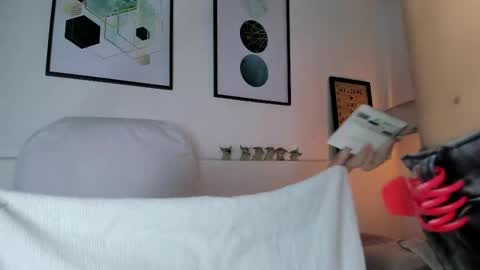 Amy online show from May 20, 2026, 12:11 pm
