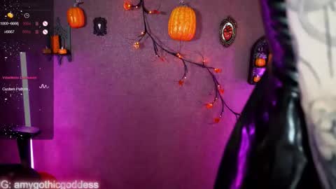 Snapshot of amywhitenessxx chatting on October 18, 2025, 11:44 am Amy switch Goddess divine Mistress online show from October 18, 2025, 11:44 am