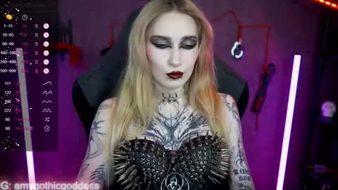 Snapshot of amywhitenessxx chatting on November 21, 2025, 12:15 pm Amy switch Goddess divine Mistress online show from November 21, 2025, 12:15 pm