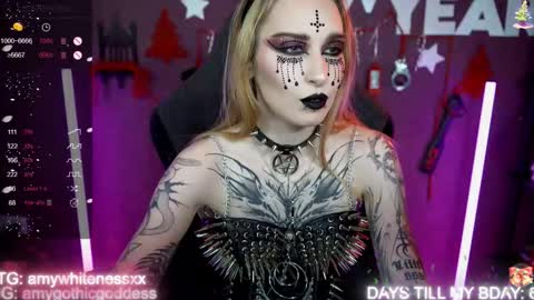 Snapshot of amywhitenessxx chatting on December 19, 2025, 2:24 pm Amy switch Goddess divine Mistress online show from December 19, 2025, 2:24 pm