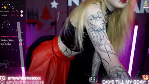 Snapshot of amywhitenessxx chatting on December 20, 2025, 12:45 pm Amy switch Goddess divine Mistress online show from December 20, 2025, 12:45 pm