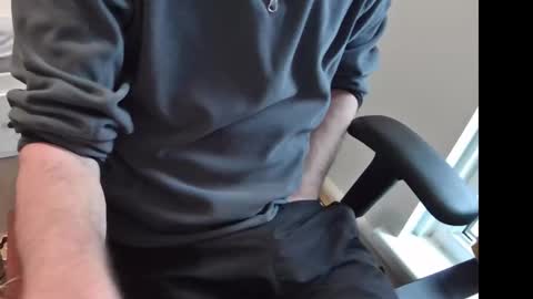 A online show from November 3, 2025, 8:59 am