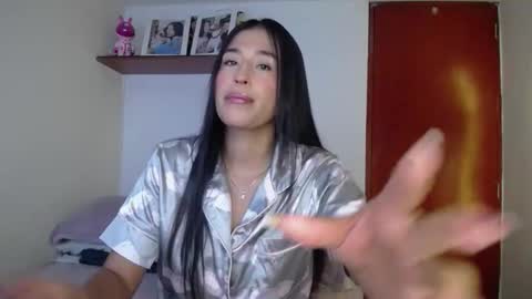 Ana online show from October 31, 2025, 9:10 am