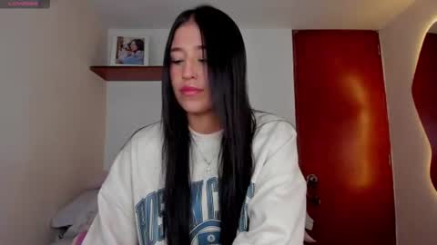 Snapshot of ana_m_ chatting on June 30, 2026, 9:43 am Ana online show from June 30, 2026, 9:43 am