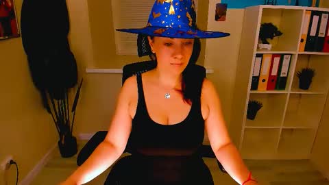 Snapshot of ana_mills chatting on October 29, 2025, 10:28 am Ana online show from October 29, 2025, 10:28 am