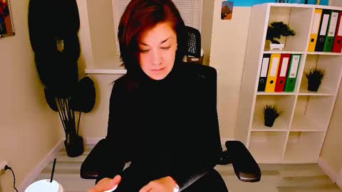 Snapshot of ana_mills chatting on November 10, 2025, 10:03 am Ana online show from November 10, 2025, 10:03 am