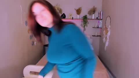 Snapshot of ana_mills chatting on November 12, 2025, 3:34 pm Ana online show from November 12, 2025, 3:34 pm