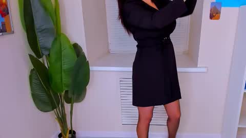 Snapshot of ana_mills chatting on November 21, 2025, 3:22 pm Ana online show from November 21, 2025, 3:22 pm