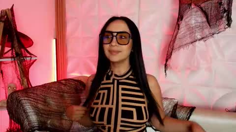   online show from October 7, 2025, 4:09 am