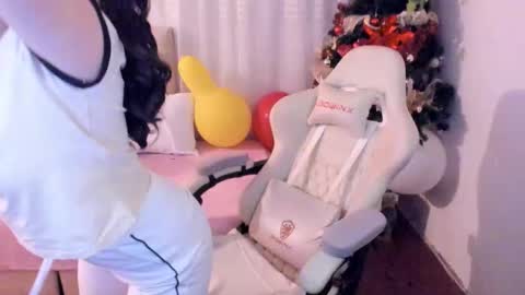 Snapshot of ana_ruuh chatting on November 21, 2025, 9:13 pm Im anna but you can call me as you want online show from November 21, 2025, 9:13 pm