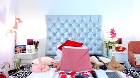 anaa_bellaa online show from January 3, 2025, 3:22 pm