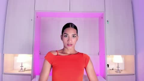 anaacollins_ online show from May 29, 2026, 12:03 pm