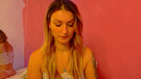 anaayss online show from October 14, 2025, 4:57 am