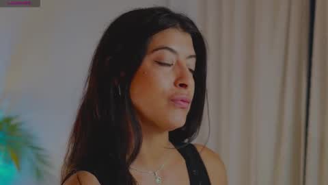 Snapshot of anabelcurvy chatting on October 21, 2025, 7:03 pm anabelcurvy online show from October 21, 2025, 7:03 pm