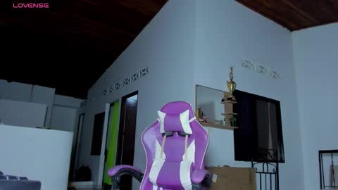 Anabella online show from December 3, 2025, 12:07 am